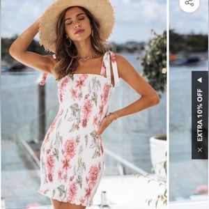 NWT Cupshe Floral Print Smocked Bodycon Dress